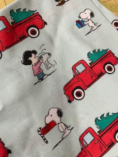 CHRISTMAS_Snooop with Red Truck