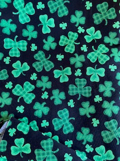 UNCUT_ST PATRICKS_SHAMROCKS ON BLACK