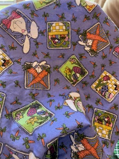 EASTER_Easter Bunny in Garden