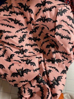 HALLOWEEN_Bats on Pink