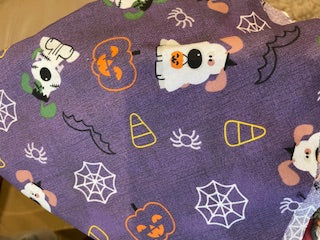 HALLOWEEN_Happy Dog on purple fabric Scrub Hat