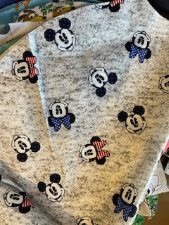 CARTOON_Mickey and Minnie on Grey